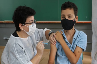 Londrina libera reforço anti-covid para crianças de 8 a 11 anos; veja os locais