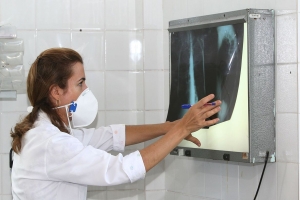 Saúde Pandemia reduz avanços no combate à tuberculose, diz especialista