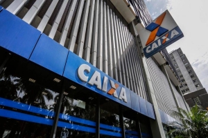 Caixa paga auxílio emergencial a beneficiários do Bolsa Família