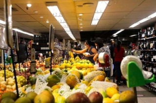 Aumento do ICMS no Paraná deve encarecer em 10% preço dos alimentos no Estado