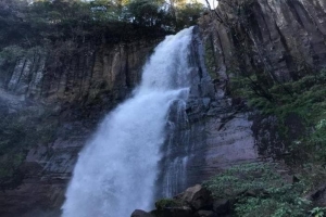 Dois jovens morrem após cair de cachoeira em Faxinal