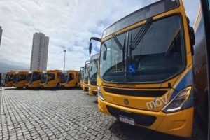 No 1º dia útil do ano, londrinenses reclamam de aumento da tarifa de ônibus