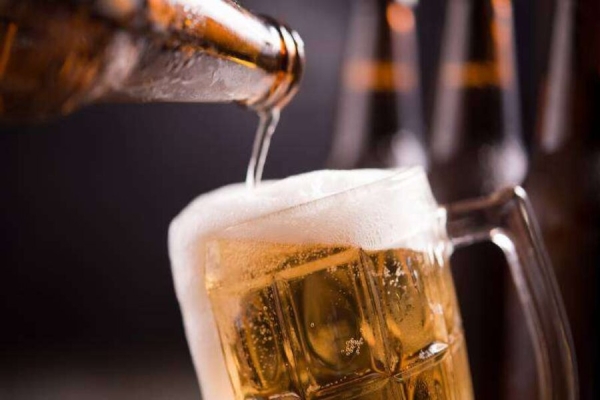 Nova Lei Proíbe Bebidas Alcoólicas em Praças, Anuncia Prefeito