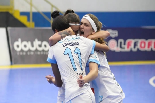 Londrina vence a primeira na Liga Nacional de Futsal Feminino