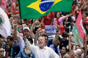 Lula vence segundo turno das eleições e está eleito presidente do Brasil