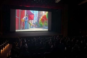 Estudantes do Distrito de São Luiz ganham sessão de cinema no Villa Rica