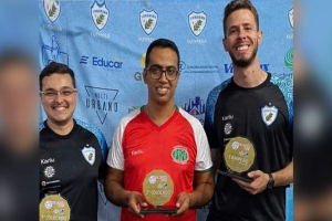 Atletas do LEC conquistam 1º e 3º lugar em etapa do PR de futebol de mesa