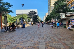 Confira o horário do comércio de rua de Londrina nesta semana