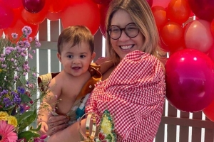 Marília Mendonça compartilha momento fofo do filho cantando segunda voz: &#039;Menos de 8 meses&#039;