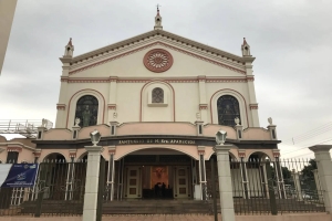 Festa da Padroeira termina com procissão e coroação de Nossa Senhora