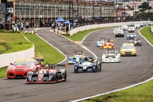 Autódromo tem 3ª etapa do Londrina Racing Show durante o feriadão