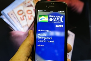 Auxílio emergencial é pago a beneficiários do Bolsa Família com NIS 4