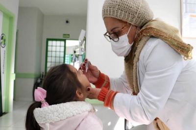 Londrina inicia vacinação contra pólio em shoppings e unidades escolares