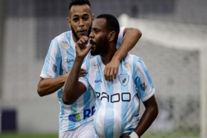 Londrina faz 2 a 1 contra o Athletico e conquista terceira vitória seguida no Paranaense