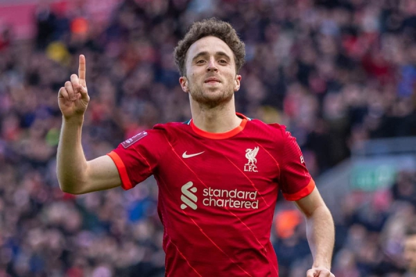Atacante do Liverpool, Diogo Jota, morre em acidente de trânsito
