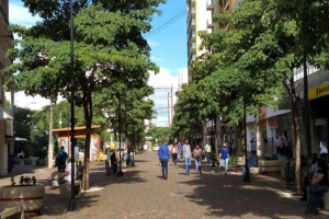 Com medidas mais duras, Londrina tem movimento reduzido em 1º dia útil com restrições