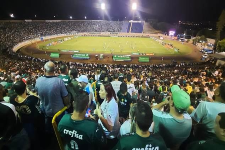 Palmeiras vence a Juazeirense no Estádio do Café em Londrina
