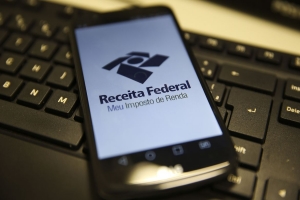 Receita paga hoje lote residual de restituição do IRPF de janeiro