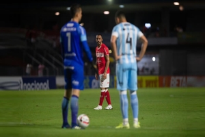 Londrina perde fora de casa e tira CRB da lanterna na Série B