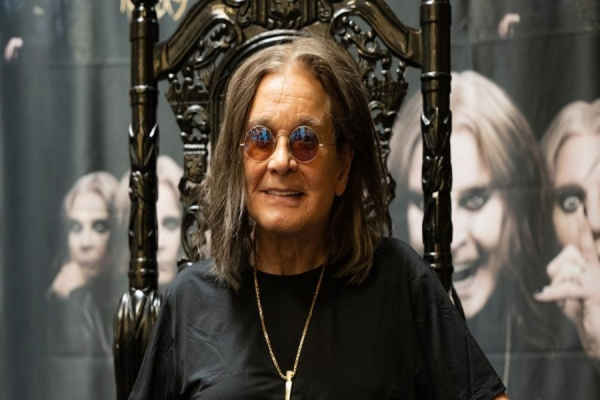 Ozzy Osbourne, ícone do heavy metal e vocalista do Black Sabbath, morre aos 76 anos