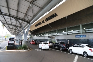 Veja o que muda nos aeroportos que serão leiloados no Paraná