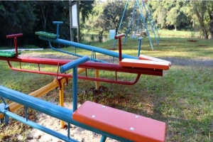 Novo parque infantil é atração para crianças que visitam o Arthur Thomas