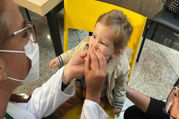 Shoppings de Londrina recebem vacinação contra pólio neste sábado