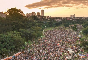 Governo do Paraná cancela ponto facultativo no Carnaval; Feriado é inconstitucional em Londrina