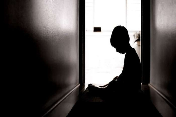 Mãe acusa escola de negligência após filho autista ser abusado sexualmente em Cambé
