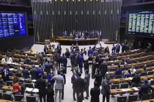 Veja a lista com os 30 deputados federais eleitos no Paraná