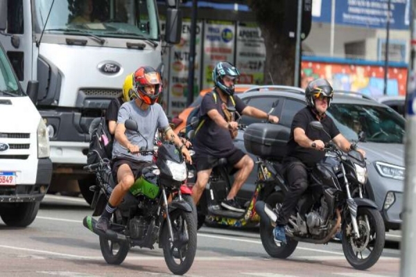 Condutores do Paraná tem até dia 24 de janeiro para pagar IPVA à vista; confira o calendário