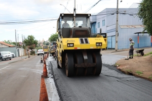 Avenida Duque de Caxias começa a receber recape entre a BR-369 e a Leste-Oeste