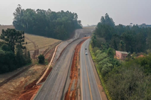 Empresa CCR vence leilão do Lote 3 com pedágio em rodovia de Londrina