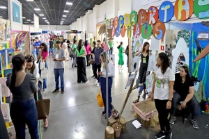 Maior evento educacional do sul do país reúne 25 mil pessoas em Londrina