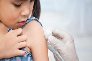 Crianças de 6 meses a menores de 3 anos podem agendar reforço vacinal