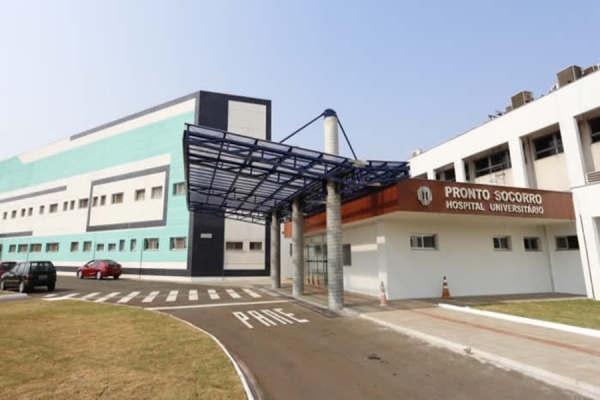 HU de Londrina mantém atendimentos suspensos por superlotação; Hospital Evangélico também enfrenta crise