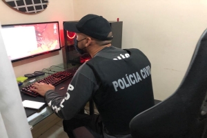 Maior operação de combate à pornografia infantojuvenil na internet do PR cumpre mandados em Londrina