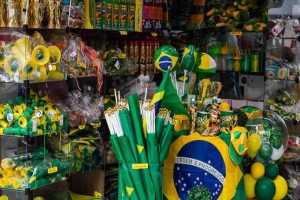 Londrina: Confira os horários do comércio e serviços no jogo do Brasil