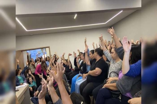 Greve dos CEIs filantrópicos é mantida por tempo indeterminado em Londrina após assembleia do Sinpro