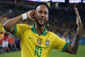 Machucado, Neymar está desconvocado da Seleção Brasileira