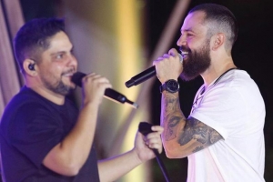 Jorge &amp; Mateus se pronunciam após aglomeração em show em Brasília e críticas de Chris Flores