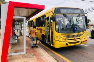 Câmara de Londrina discute projeto que reduz lotação dos ônibus do transporte coletivo para 50% da capacidade