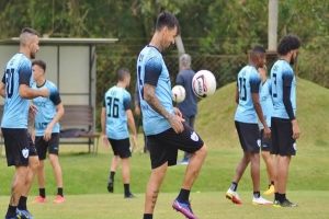 Londrina enfrenta o Tombense nesta sexta-feira de olho no G4