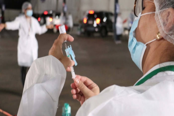 Sábado: Londrina terá vacinação contra covid e gripe em shoppings