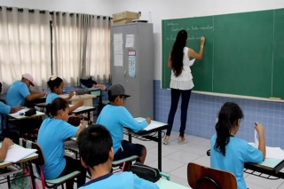 Londrina terá concurso para professores com salário de R$ 4,6 mil