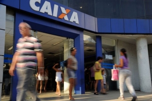 Caixa paga abono salarial para nascidos em janeiro e fevereiro